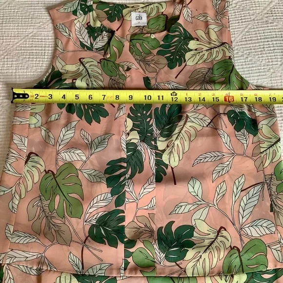 CABI 53511  Melon & Green Tropical Sleeveless Blouse V-Neck Or Snap Up To Round - Picture 14 of 15